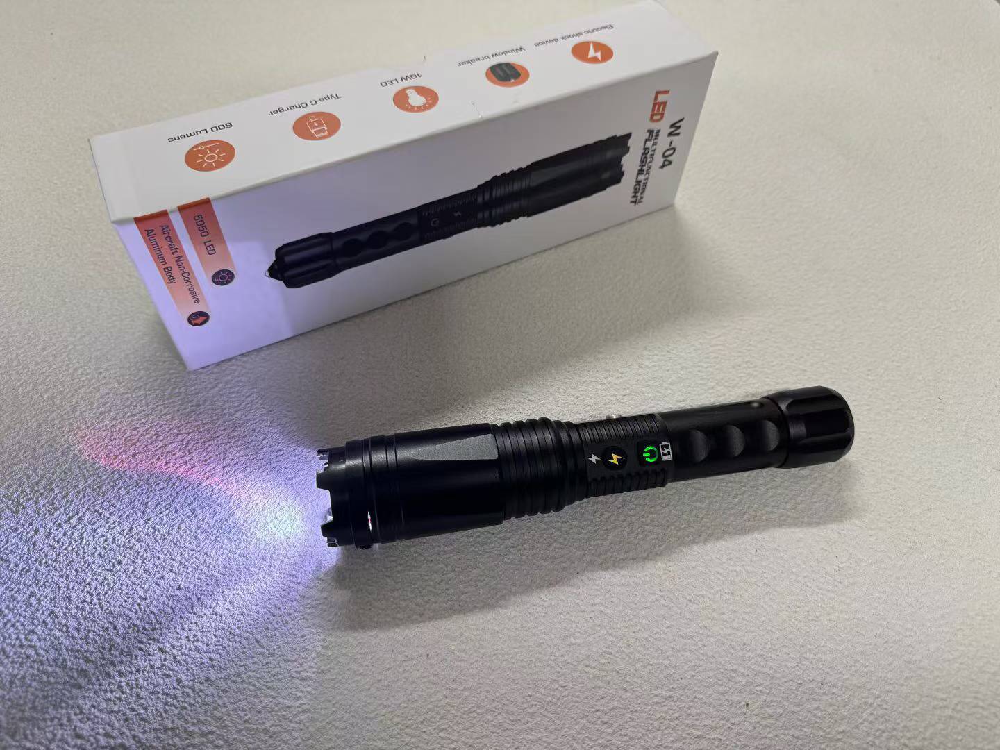 W04-Pro High-energy flashlight