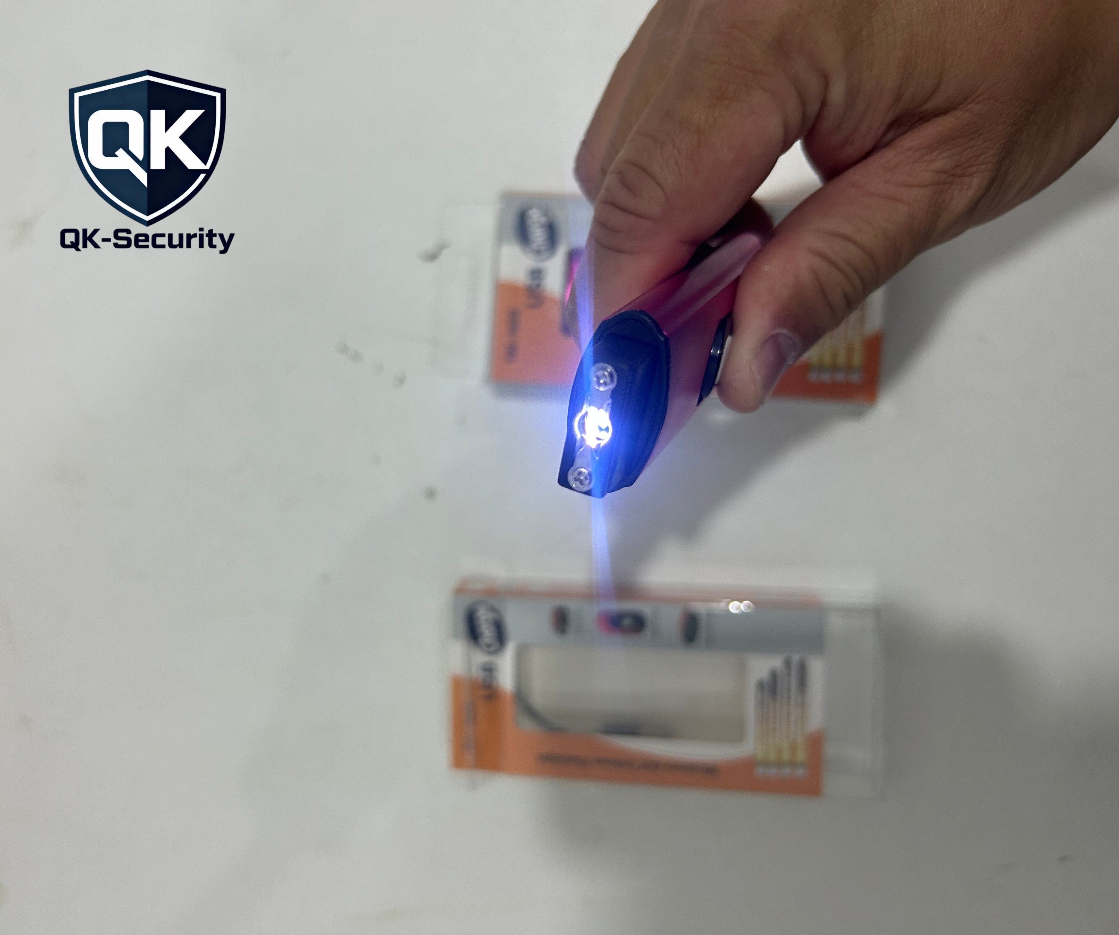 Buy 5 get 2 free！Mini Stun Gun with Bright Flashlight, Compact Self Defense Tool Easy to Carry Everywhere