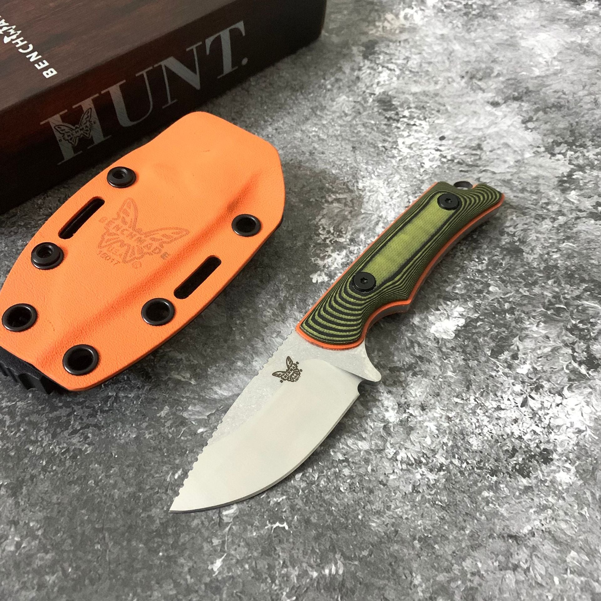 Benchmade 15017K Fixed-Blade Knife with Sheath – High-Hardness D2 Steel; Suitable for Outdoor Camping, Survival, Fishing, and Utility Tasks.